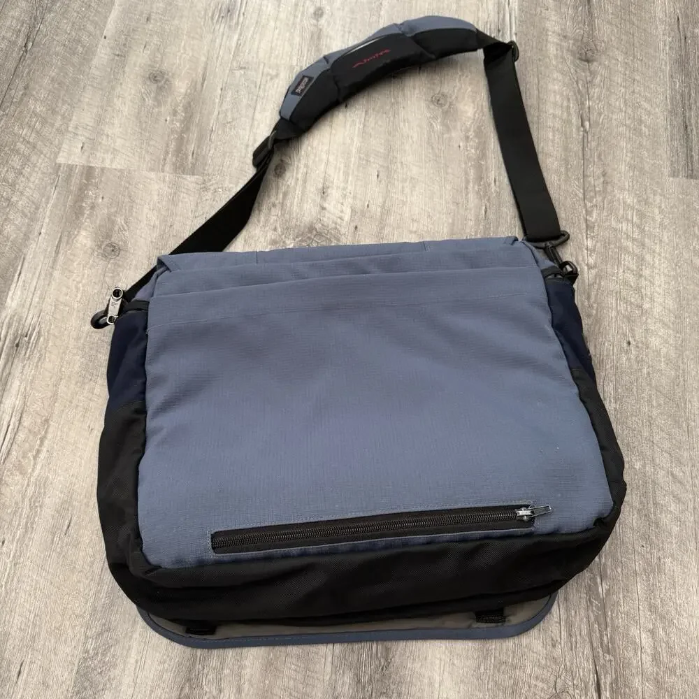 Jansport Messenger Bag Adjustable Crossbody Strap Travel Zippers Laptop Sleeve